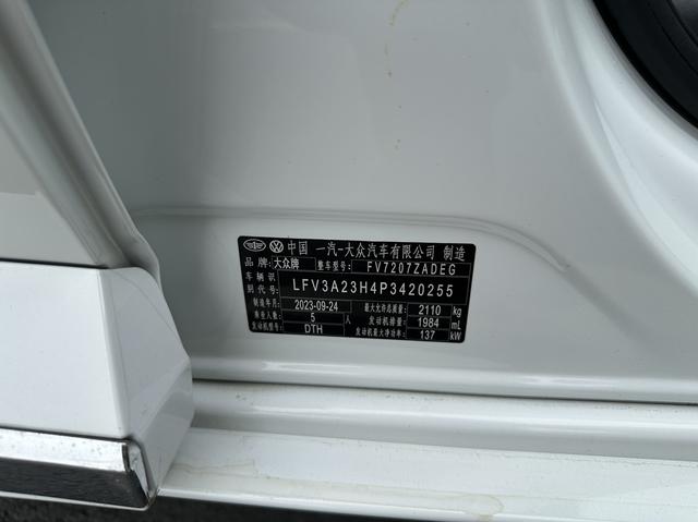 Volkswagen CC 2023, фото 17