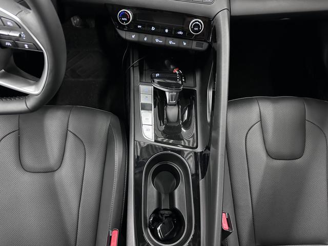 Hyundai Elantra 2023, фото 15