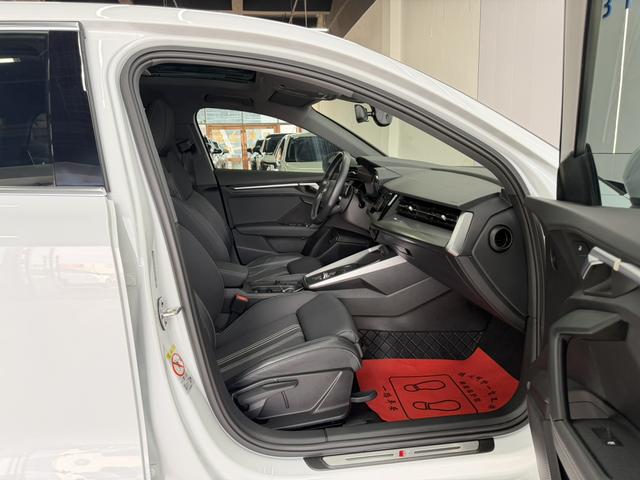 Audi A3 2022, фото 16