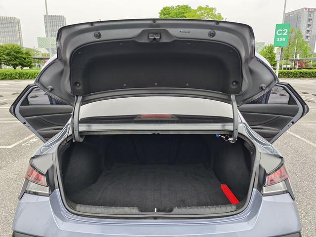 Hyundai Elantra 2023, фото 7