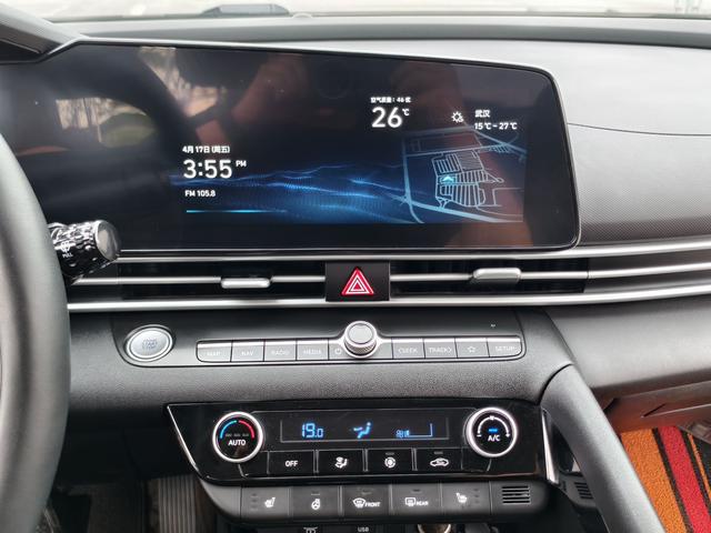 Hyundai Elantra 2023, фото 16