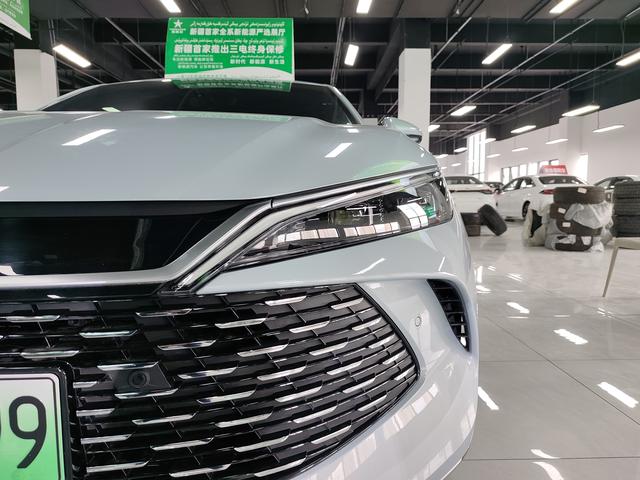 BYD Qin L DM 2025, фото 16