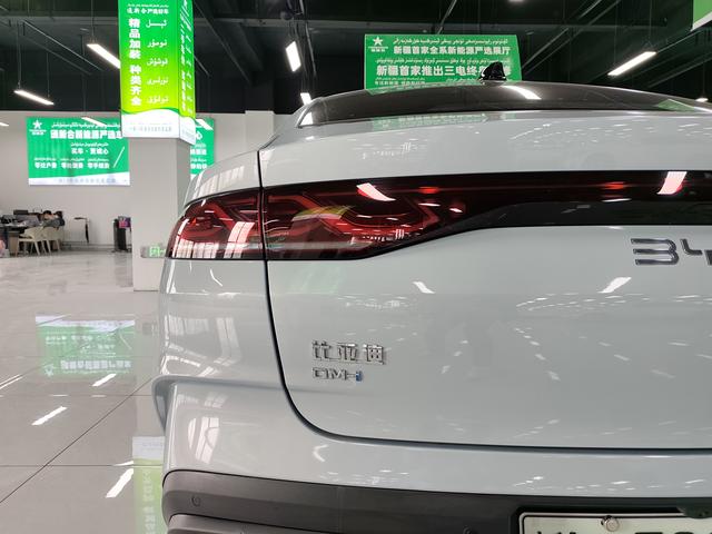 BYD Qin L DM 2025, фото 17
