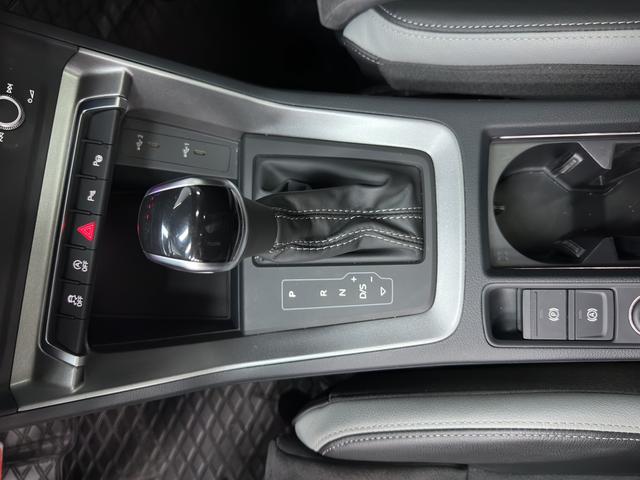 Audi Q3 2023, фото 16