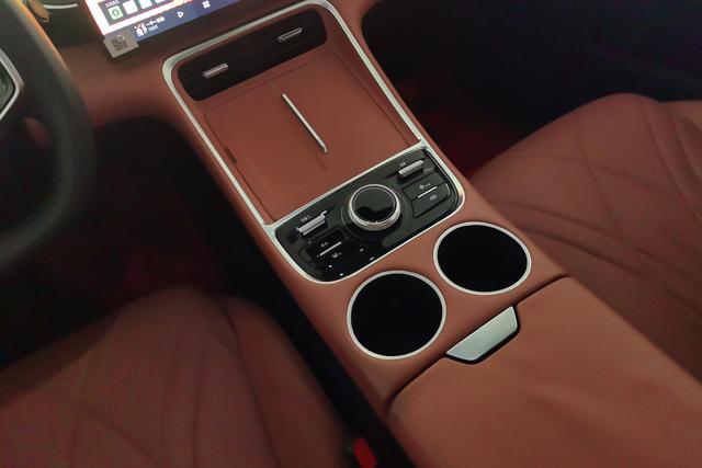 Geely Galaxy L6 2025, фото 16