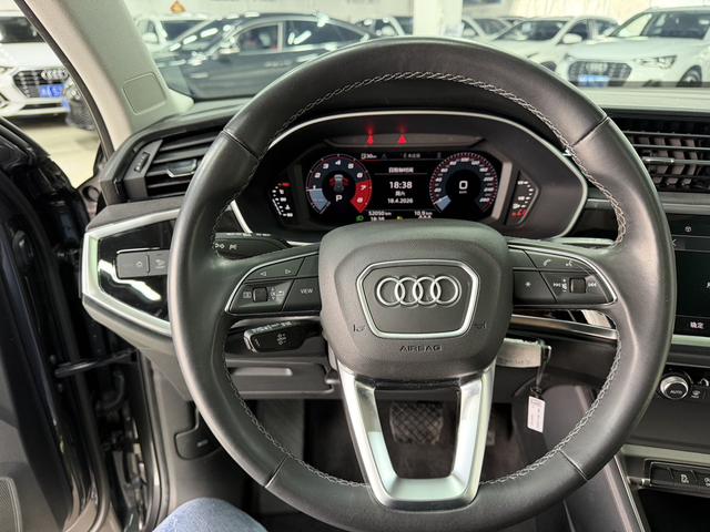 Audi Q3 2022, фото 11
