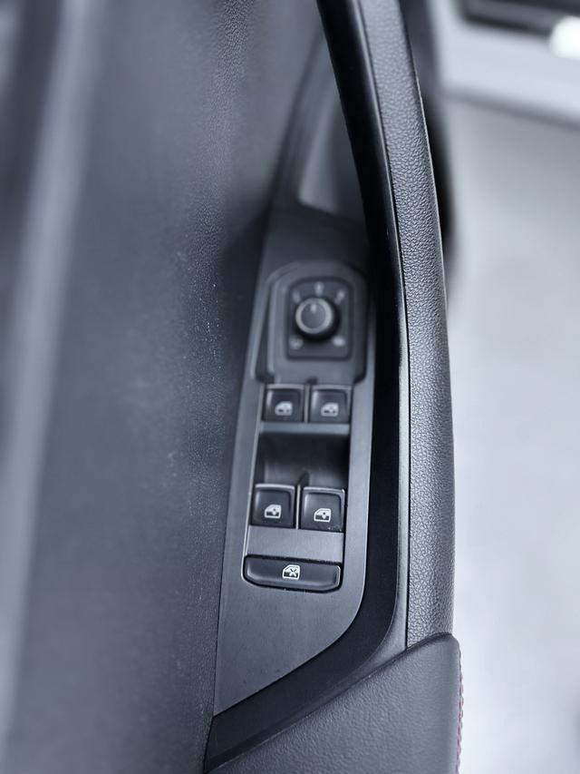 Skoda Karoq 2022, фото 16