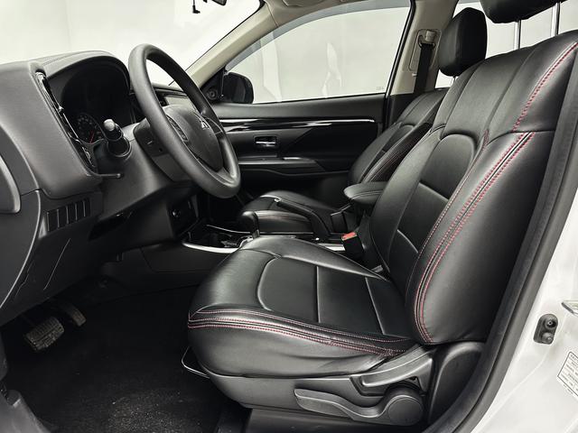 Mitsubishi Outlander 2021, фото 16