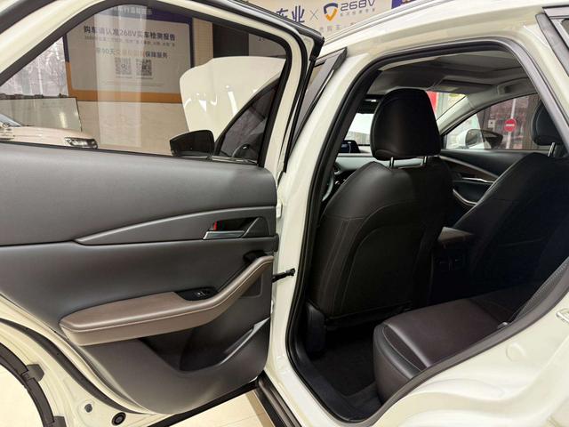 Mazda CX-30 2022, фото 17