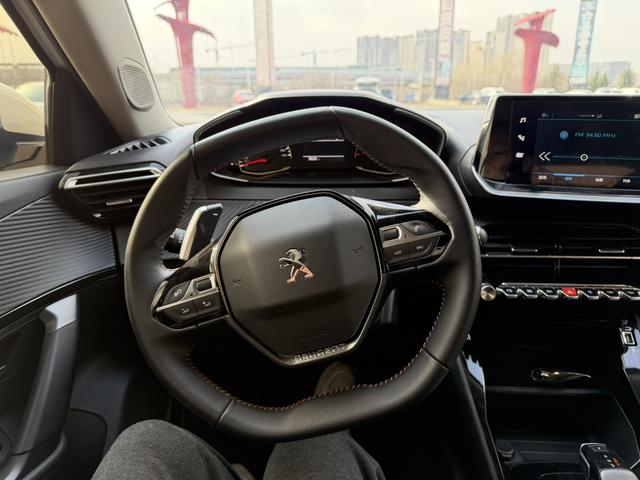 Peugeot 2008 2022, фото 14