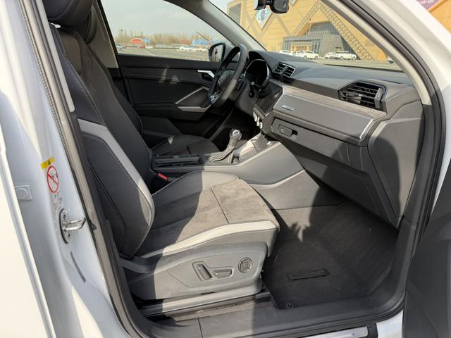 Audi Q3 2022, фото 15