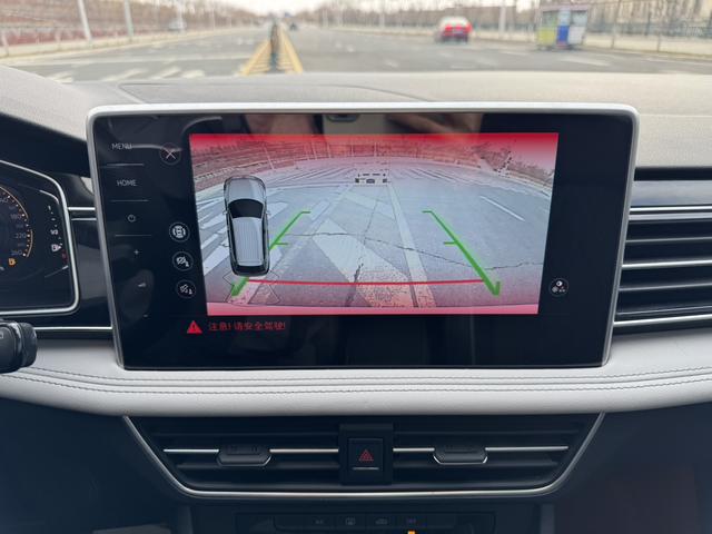 Volkswagen Tiguan 2023, фото 16