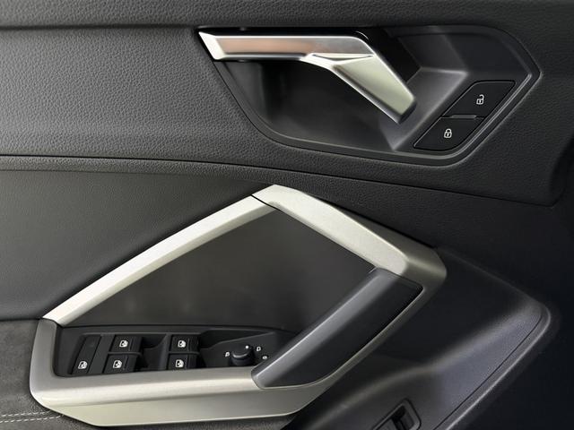 Audi Q3 2022, фото 16