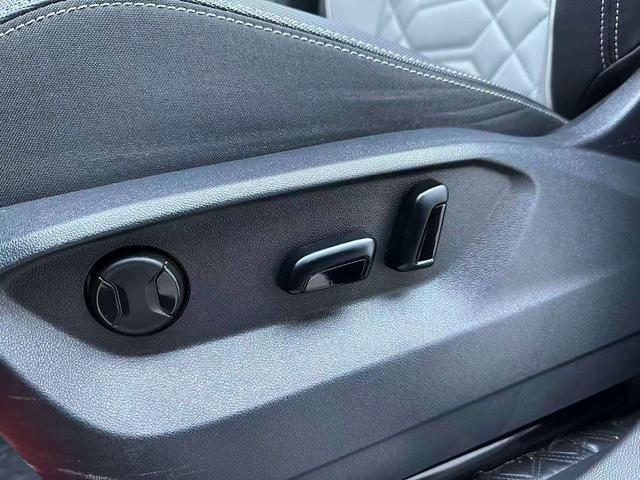 Volkswagen Tayron 2023, фото 15