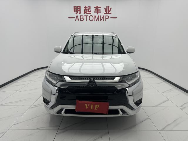 Mitsubishi Outlander 2021, фото 2