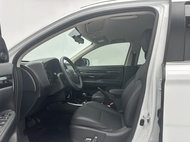 Mitsubishi Outlander 2021, фото 5