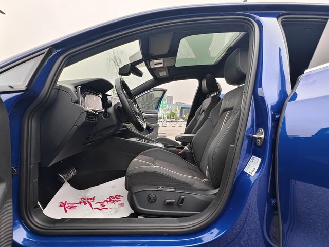 Volkswagen Golf 2023, фото 9