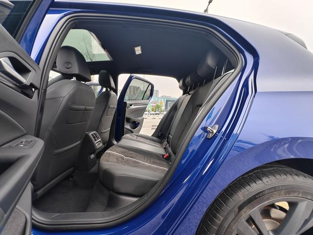 Volkswagen Golf 2023, фото 10