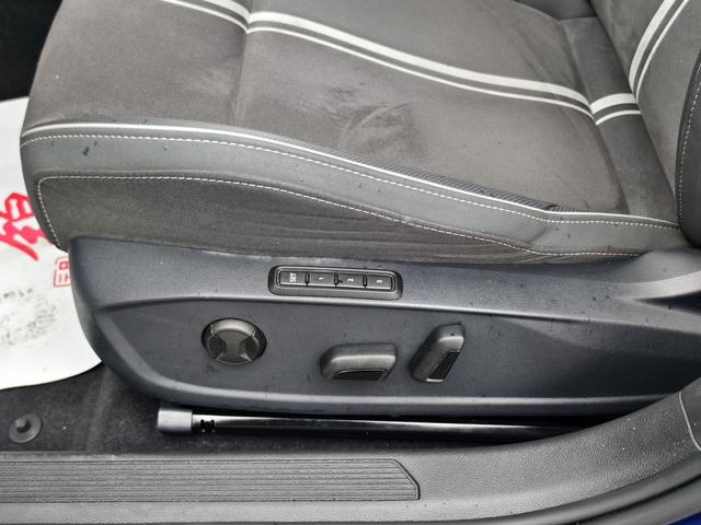 Volkswagen Golf 2023, фото 14