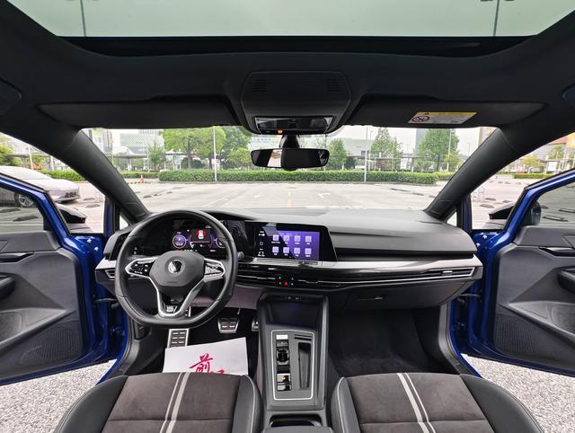 Volkswagen Golf 2023, фото 15