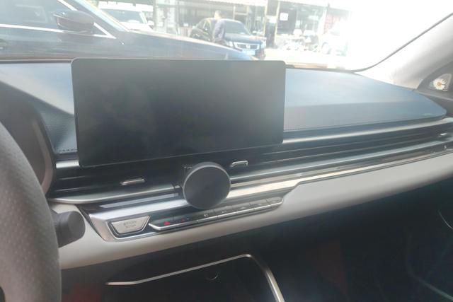 Geely Emgrand 2022, фото 15