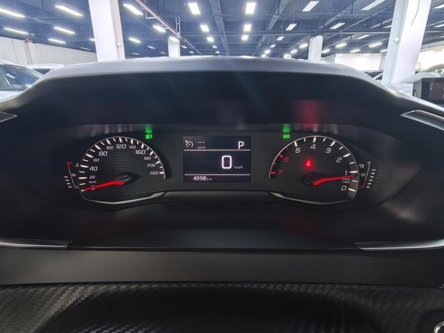 Peugeot 2008 2022, фото 12