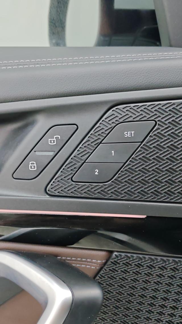 BMW X1 2023, фото 16