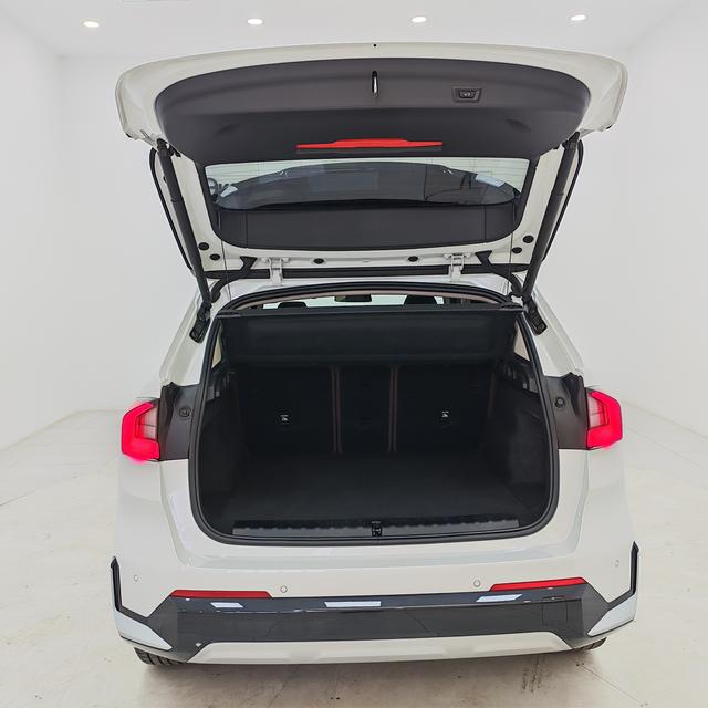 BMW X1 2023, фото 17