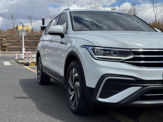 Volkswagen Tiguan 2023, фото 8