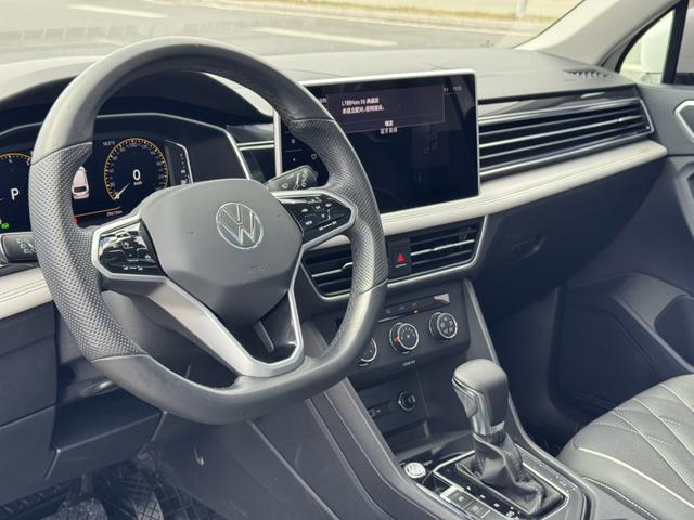 Volkswagen Tiguan 2023, фото 10