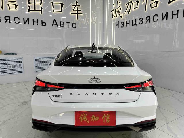 Hyundai Elantra 2023, фото 5