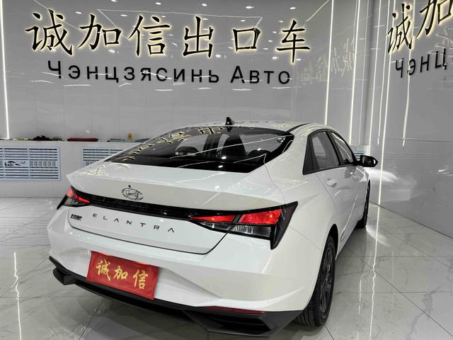 Hyundai Elantra 2023, фото 6