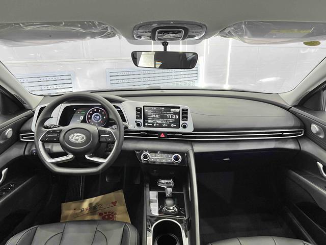 Hyundai Elantra 2023, фото 13
