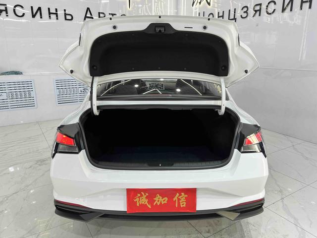 Hyundai Elantra 2023, фото 16