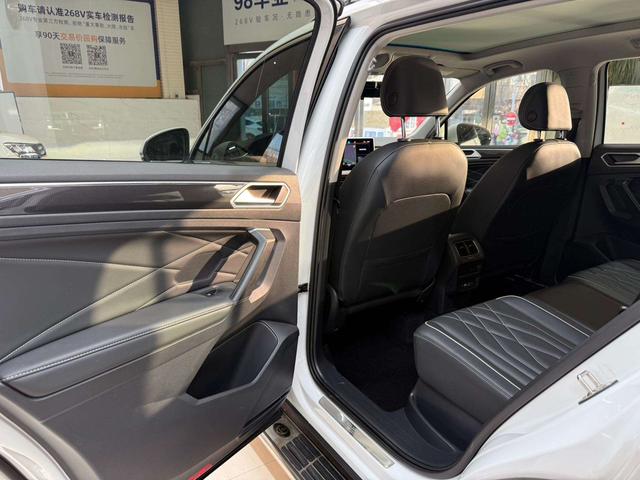 Volkswagen Tiguan 2023, фото 17