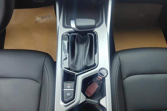 Geely Emgrand 2026, фото 16