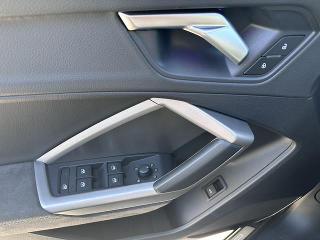 Audi Q3 2023, фото 17