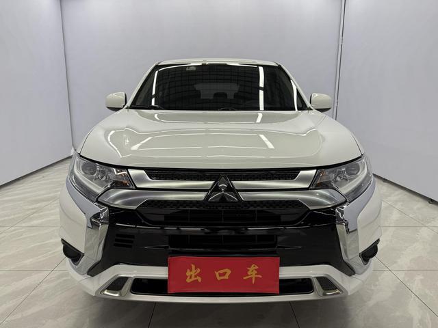 Mitsubishi Outlander 2021, фото 3