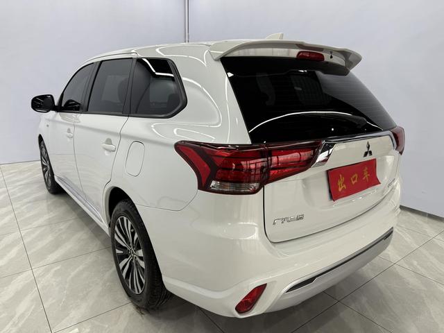 Mitsubishi Outlander 2021, фото 4