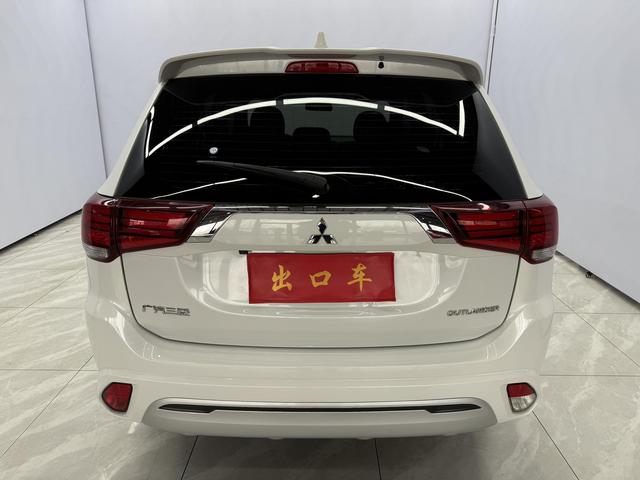 Mitsubishi Outlander 2021, фото 6
