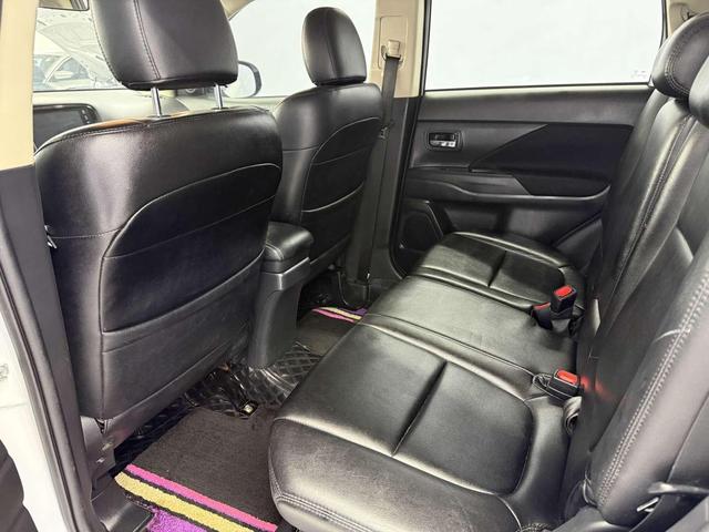 Mitsubishi Outlander 2021, фото 8