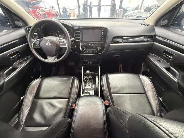 Mitsubishi Outlander 2021, фото 12