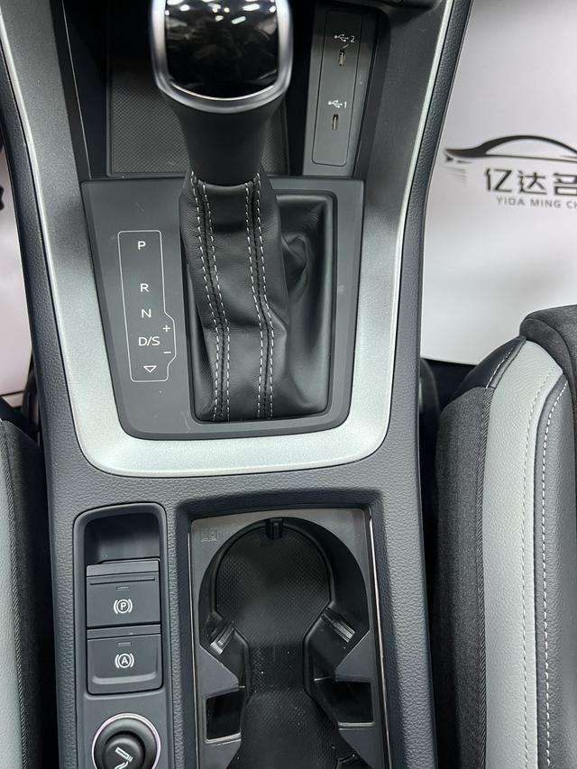 Audi Q3 2021, фото 16