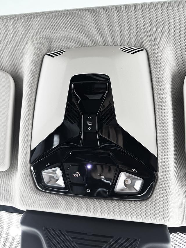 BMW X1 2023, фото 17