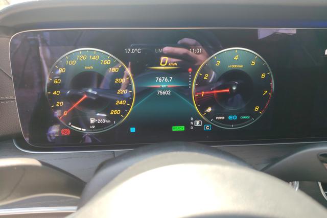 Mercedes-Benz E-Class 2021, фото 17