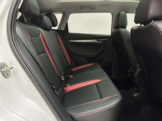 Skoda Karoq 2023, фото 15