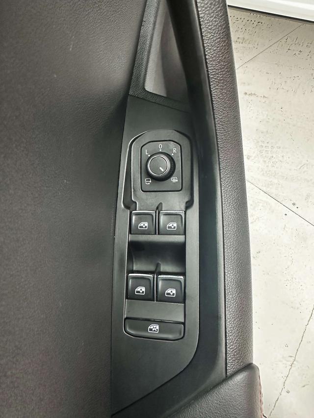 Skoda Karoq 2023, фото 17