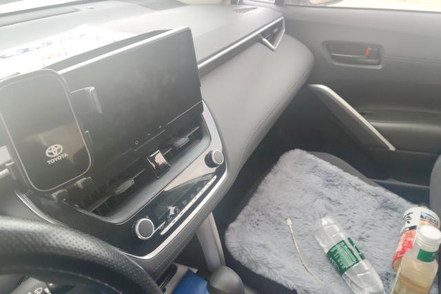 Toyota RAV4 2023, фото 15