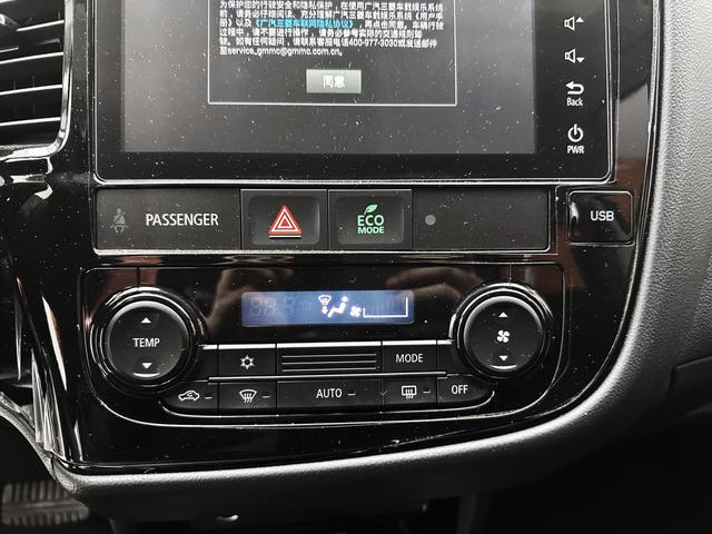 Mitsubishi Outlander 2021, фото 16