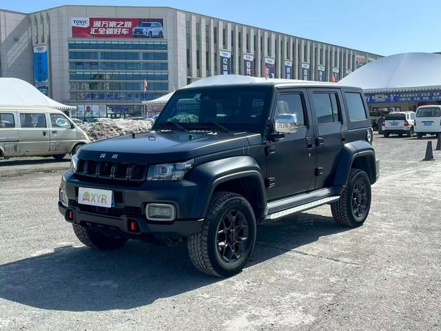 Beijing BJ40 2021, 2 л турбо, автомат, полный, пробег 30 000 км — авто из Китая с пробегом
